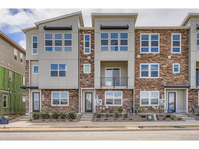 MLS: 9316868 Condo For Sale