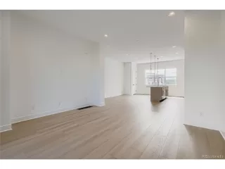 Photo #4: 9316868 Listing