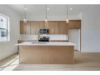 Photo #5: 9316868 Listing