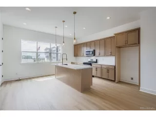 Photo #6: 9316868 Listing