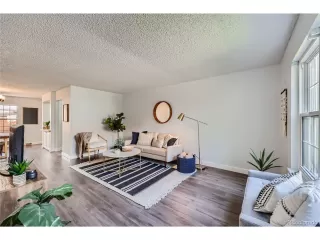 Photo #6: 9318487 Listing