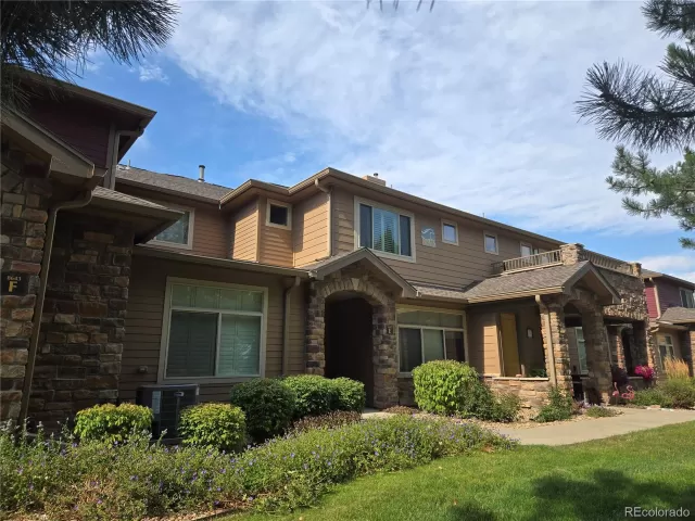 MLS: 9319547 Condo For Sale