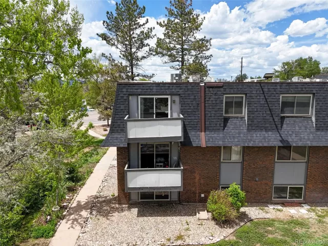 MLS: 9323032 Condo For Sale