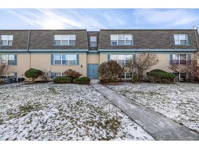 MLS: 9325646 Condo For Sale