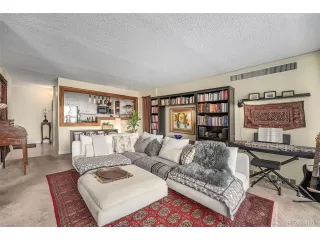 Photo #4: 9327191 Listing