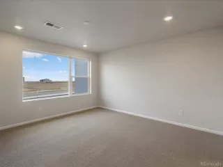 Photo #5: 9327839 Listing