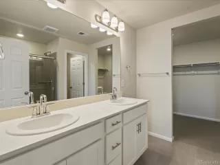 Photo #6: 9327839 Listing