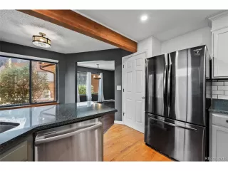 Photo #4: 9328583 Listing