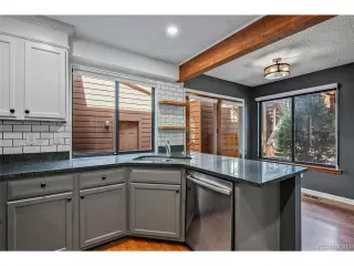 Photo #5: 9328583 Listing