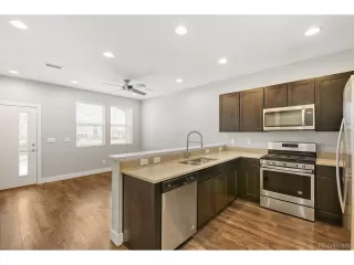 Photo #4: 9335689 Listing