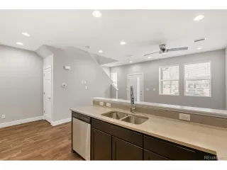 Photo #5: 9335689 Listing