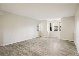 Photo #6: 9336934 Listing