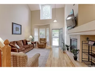 Photo #6: 9341374 Listing