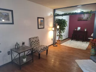 Photo #5: 9341972 Listing