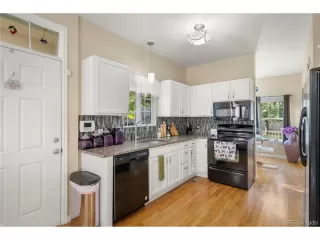 Photo #4: 9342251 Listing