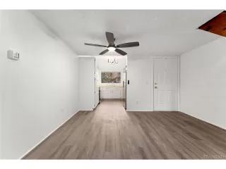 Photo #6: 9344048 Listing