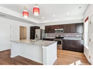 Photo #5: 9346423 Listing