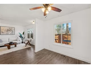 Photo #6: 9351967 Listing