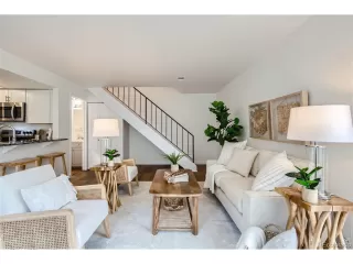 Photo #4: 9356902 Listing