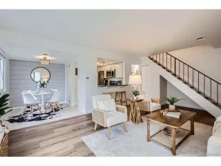 Photo #5: 9356902 Listing