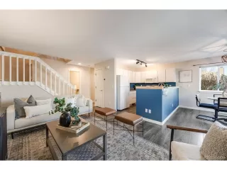 Photo #5: 9359404 Listing