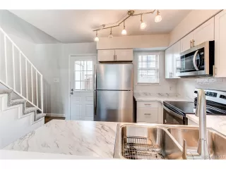 Photo #6: 9360327 Listing