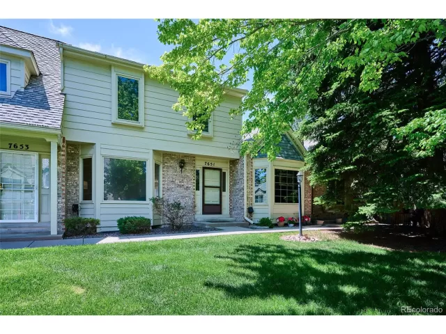 MLS: 9360538 Condo For Sale