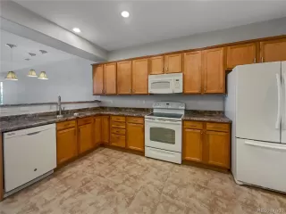 Photo #5: 9361801 Listing 