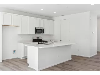 Photo #4: 9362837 Listing 