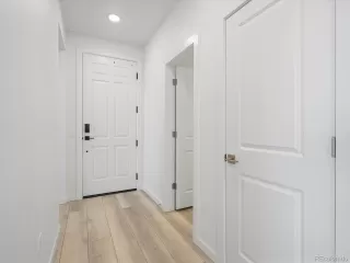 Photo #5: 9365295 Listing 