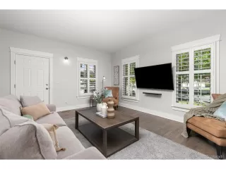 Photo #4: 9365959 Listing 