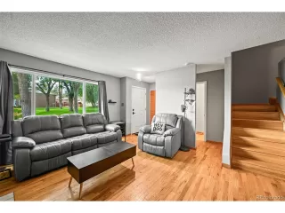 Photo #5: 9366333 Listing