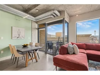 Photo #3: 9366373 Listing