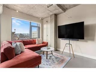 Photo #5: 9366373 Listing