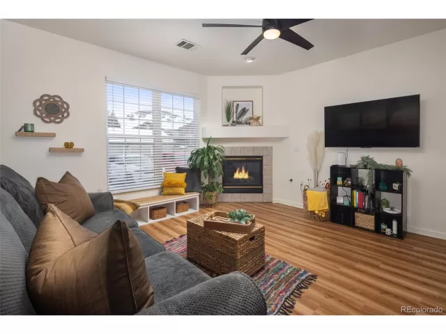 MLS: 9366940 Condo For Sale