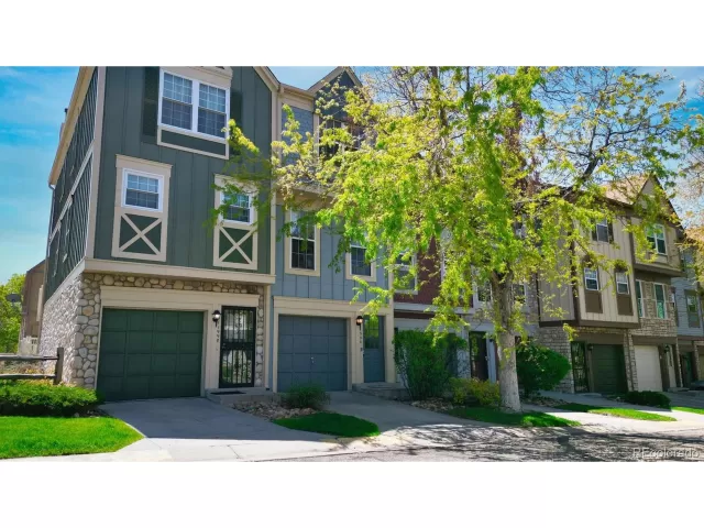 MLS: 9366956 Condo For Sale