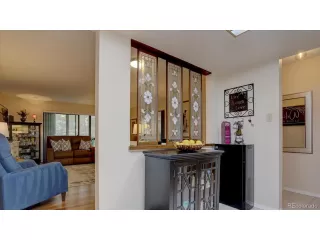 Photo #6: 9368331 Listing