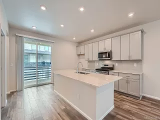 Photo #5: 9371658 Listing