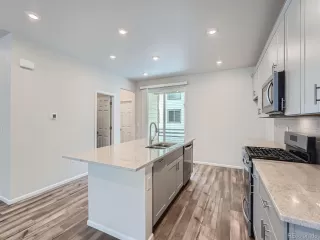 Photo #6: 9371658 Listing