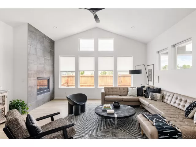 MLS: 9374246 Condo For Sale