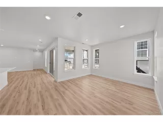 Photo #4: 9374769 Listing