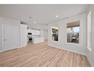 Photo #5: 9374769 Listing