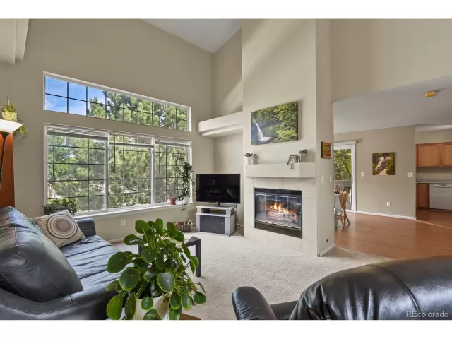 MLS: 9375874 Condo For Sale