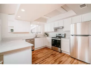 Photo #5: 9376138 Listing