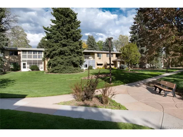 MLS: 9376319 Condo For Sale