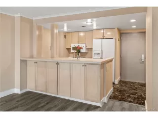 Photo #5: 9377390 Listing