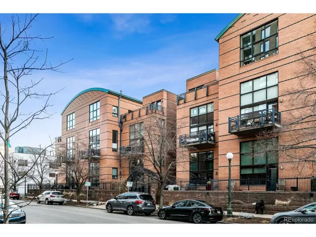 MLS: 9383710 Condo For Sale