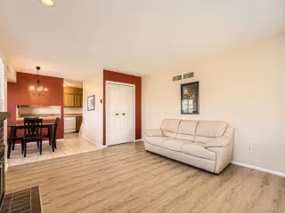 Photo #6: 9383992 Listing