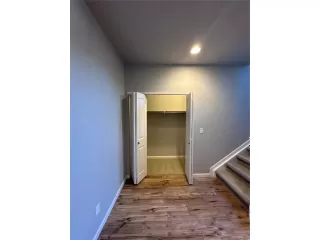 Photo #3: 9384091 Listing