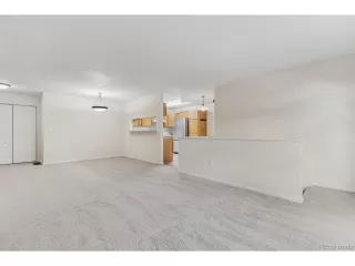 Photo #5: 9384940 Listing